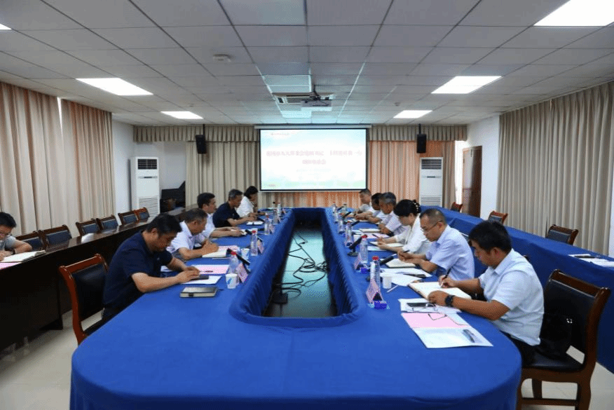 黄冈市人大常委会党组书记、主任张社教一行来湖北时珍实验室调研座谈
